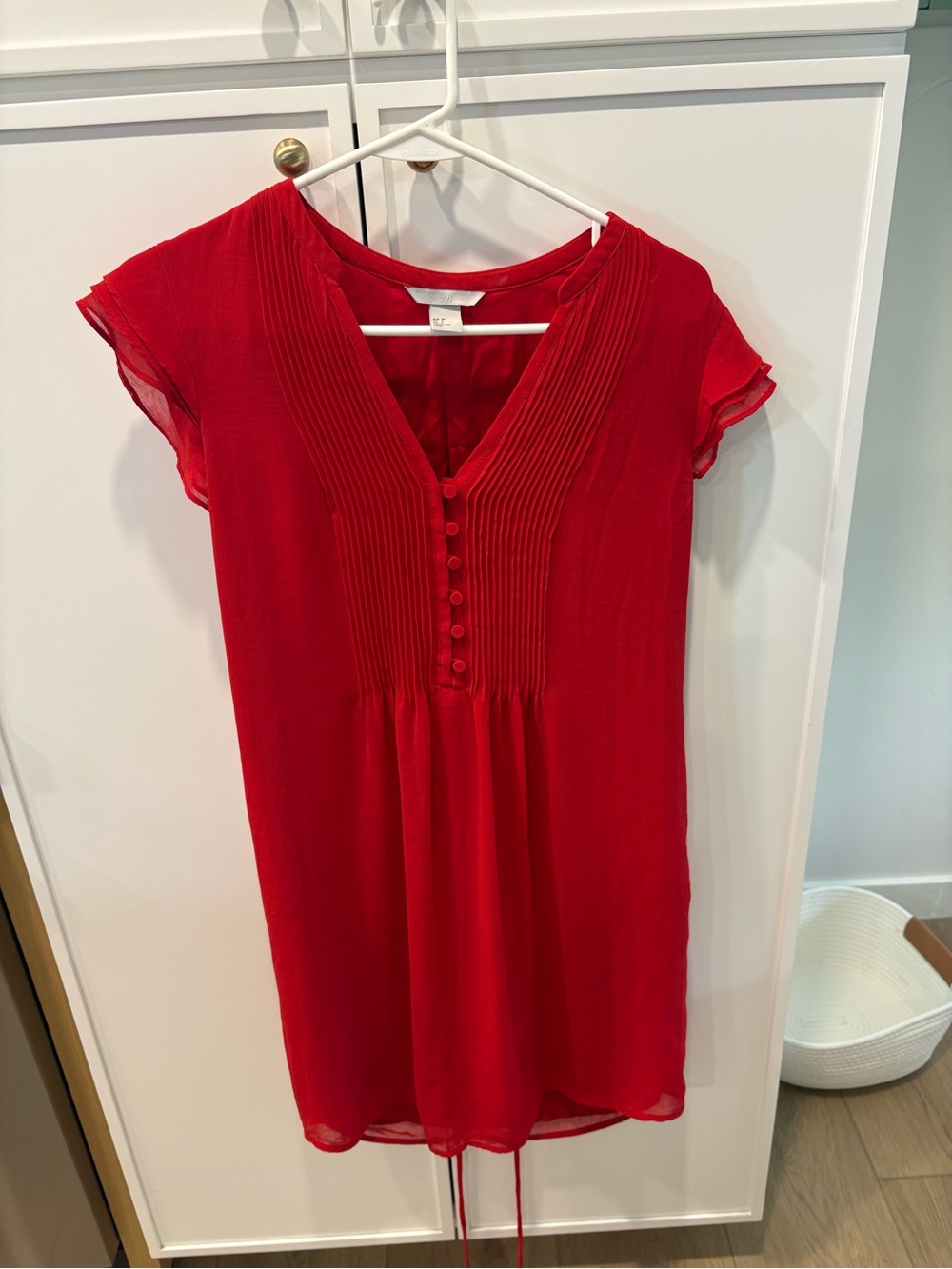 H&M Red Pleated V-Neck Short Sleeve Tunic